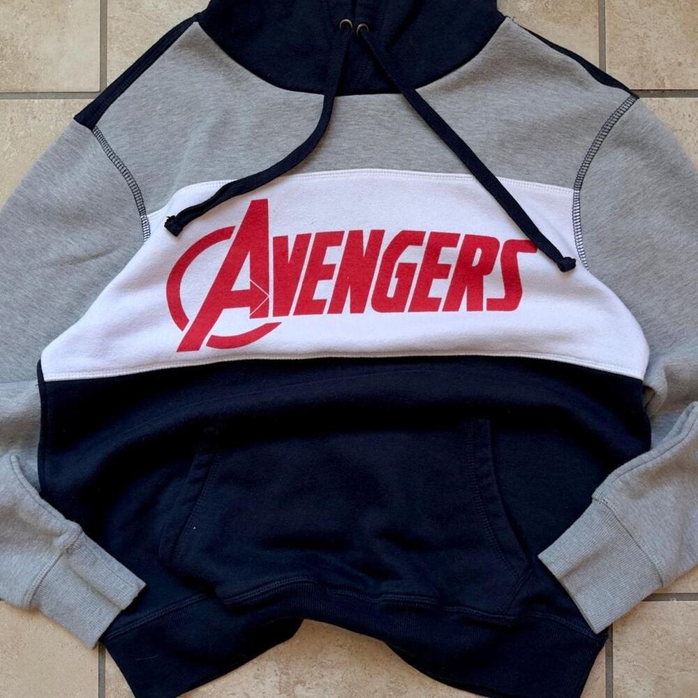 Marvel Avengers Pullover Hoodie - Size M